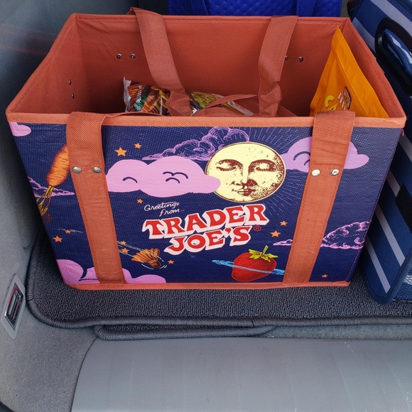 NWT Trader Joe's Stand-up Collapsible Tote Bag- Limited Edition - Picture 8 of 8